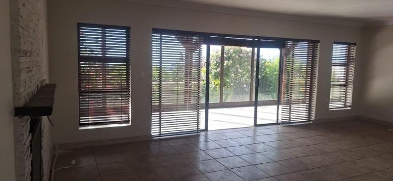 4 Bedroom Property for Sale in Stilbaai Wes Western Cape
